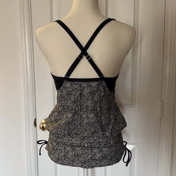 “ATHLETA” Laguna Side Scrunch Tankini - Picture 11 of 16